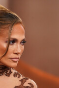 JenniferLopez_2026GokldenGlobesAwards_53_5fa5778044797db2