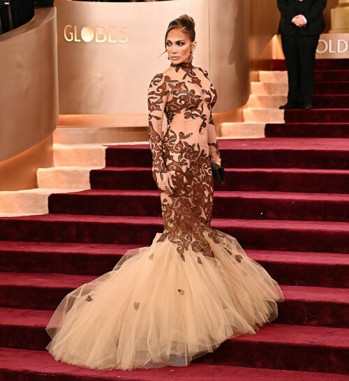 JenniferLopez_2026GokldenGlobesAwards_63_015ee683cb1d2fd2.jpeg