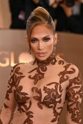 JenniferLopez_2026GokldenGlobesAwards_64_0da3f44f8cd38df4