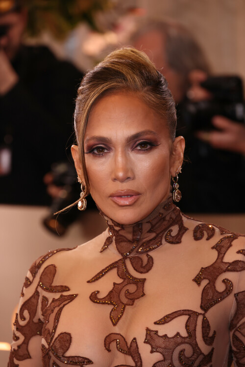 JenniferLopez_2026GokldenGlobesAwards_66_adb308930c6ca7a8.jpeg