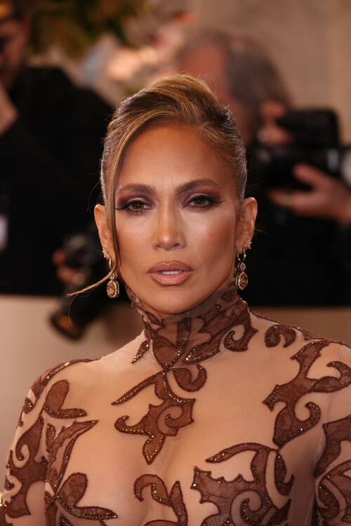 JenniferLopez_2026GokldenGlobesAwards_68_87c0c60ae1e0faa2.jpeg
