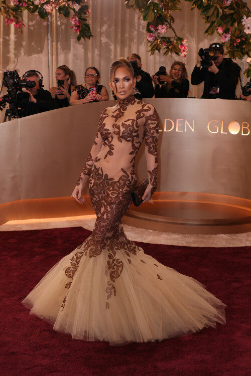 JenniferLopez_2026GokldenGlobesAwards_72_a46456802e3f66a0.jpeg