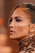 JenniferLopez_2026GokldenGlobesAwards_86_4bb141ee13f5cb95