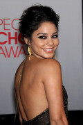 VanessaHudgens_2012PeoplesChoiceAwards_101_HQpicsSpace53a024bc38fa89b8