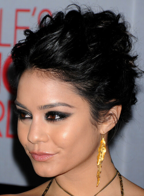 VanessaHudgens_2012PeoplesChoiceAwards_104_HQpicsSpace9518f003de918acf.jpeg