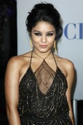 VanessaHudgens_2012PeoplesChoiceAwards_107_HQpicsSpace5d4fa5194ab539c2