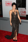 VanessaHudgens_2012PeoplesChoiceAwards_109_HQpicsSpacebce6c19b6ccd15d7