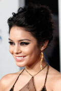 VanessaHudgens_2012PeoplesChoiceAwards_10_HQpicsSpace5ffc185d2d30f7e0