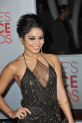 VanessaHudgens_2012PeoplesChoiceAwards_110_HQpicsSpace5246dda642ead7e3