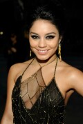 VanessaHudgens_2012PeoplesChoiceAwards_114_HQpicsSpacefc7fd5a7428bff71