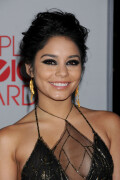 VanessaHudgens_2012PeoplesChoiceAwards_12_HQpicsSpace4e4c288c163adc83