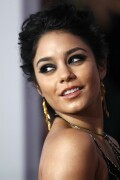 VanessaHudgens_2012PeoplesChoiceAwards_137_HQpicsSpace64a97a98b7482b8c