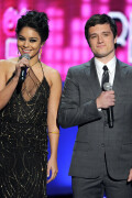 VanessaHudgens_2012PeoplesChoiceAwards_158_HQpicsSpace6d6d04cffcfccadb