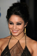 VanessaHudgens_2012PeoplesChoiceAwards_160_HQpicsSpacecb7f161c375d3d3e