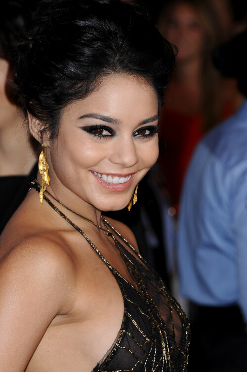 VanessaHudgens_2012PeoplesChoiceAwards_172_HQpicsSpace5e7163a7eda4288f.jpeg