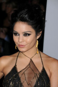 VanessaHudgens_2012PeoplesChoiceAwards_38_HQpicsSpace1dff5254b3fc0ae7