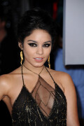 VanessaHudgens_2012PeoplesChoiceAwards_45_HQpicsSpace9ceea68eada33f0c