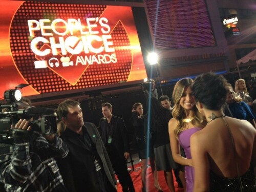 VanessaHudgens_2012PeoplesChoiceAwards_50_HQpicsSpace4c102bce6d9f550d.jpeg