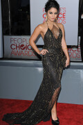 VanessaHudgens_2012PeoplesChoiceAwards_63_HQpicsSpace84b1ab9de3459169