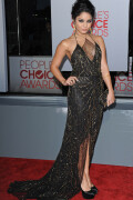 VanessaHudgens_2012PeoplesChoiceAwards_64_HQpicsSpace2c3bfbcf565d1dfd