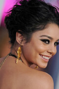 VanessaHudgens_2012PeoplesChoiceAwards_67_HQpicsSpacee325b1599223aefa