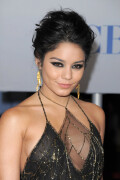 VanessaHudgens_2012PeoplesChoiceAwards_72_HQpicsSpace20149fe88cfc0319
