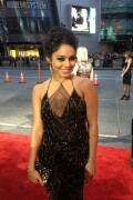 VanessaHudgens_2012PeoplesChoiceAwards_75_HQpicsSpacea157d32d1d2a4d96