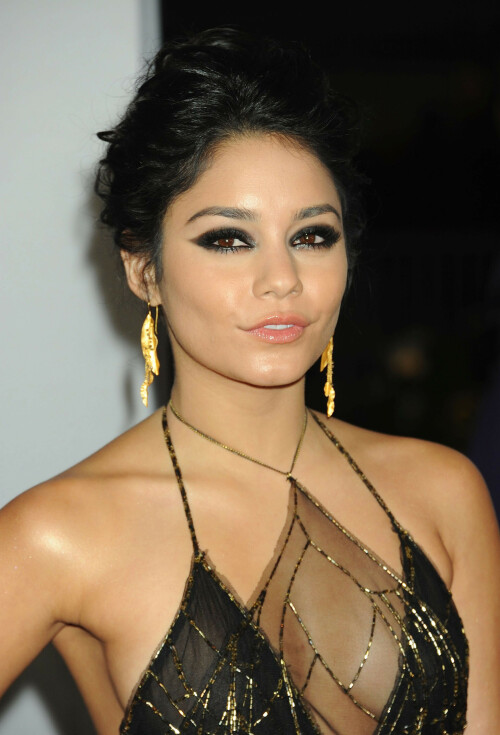 VanessaHudgens_2012PeoplesChoiceAwards_76_HQpicsSpace91ed36a78b164d5d.jpeg