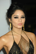 VanessaHudgens_2012PeoplesChoiceAwards_76_HQpicsSpace91ed36a78b164d5d
