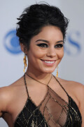 VanessaHudgens_2012PeoplesChoiceAwards_92_HQpicsSpace3812cfa66bc93285