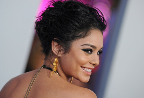 VanessaHudgens_2012PeoplesChoiceAwards_94_HQpicsSpace719386ab18847c75.jpeg