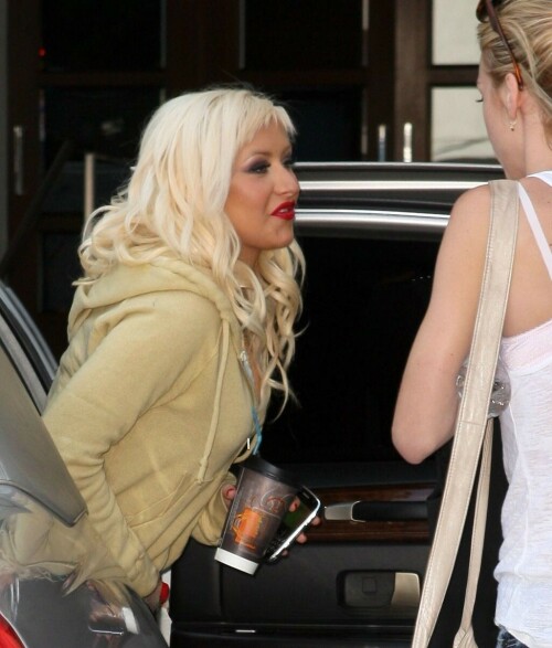 ChristinaAguilera_2009_4_HQPicsSpace_1a34622f47b4c7b7.jpeg