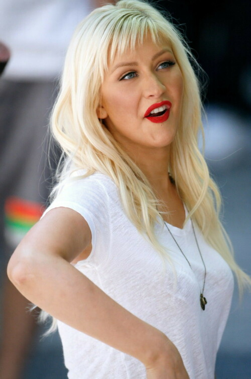 ChristinaAguilera_ChristianCharityWorldHungerRelief_July152009_1271f08788d37a6794.jpeg