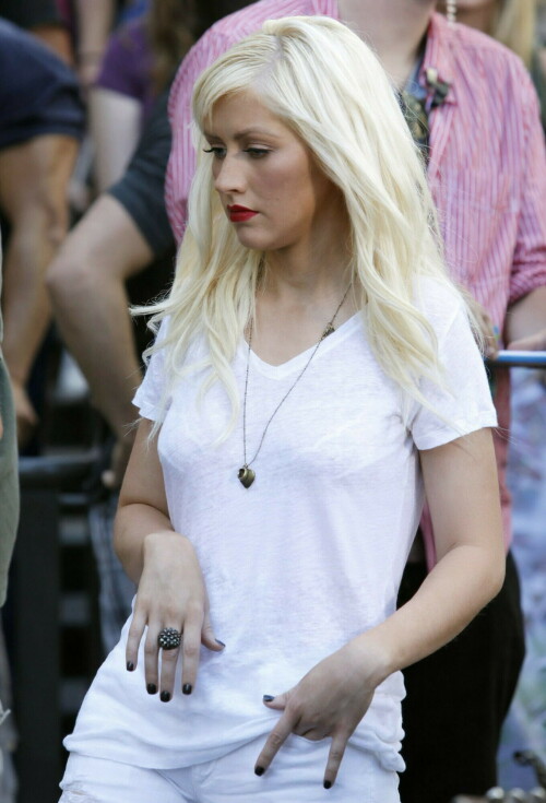 ChristinaAguilera_ChristianCharityWorldHungerRelief_July152009_1576147cdd1049e9e6.jpeg