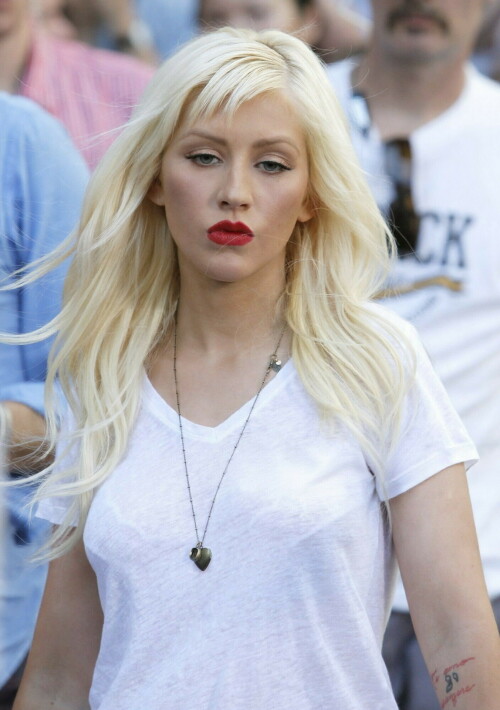 ChristinaAguilera_ChristianCharityWorldHungerRelief_July152009_27becb216db72489c2.jpeg