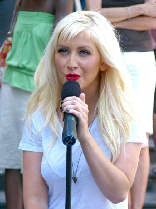 ChristinaAguilera_ChristianCharityWorldHungerRelief_July152009_446b51446bf53f918c.jpeg