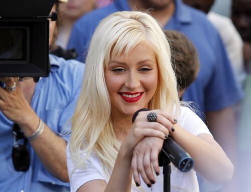 ChristinaAguilera_ChristianCharityWorldHungerRelief_July152009_46b397138e6e506235.jpeg