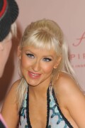 ChristinaAguilera_InspireLaunch_May122008_23_7adeecda062e1abd