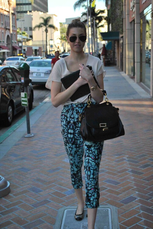 Whitney_Port__Kosty555info_January282011_13_19ff31856c03f5eb.jpeg