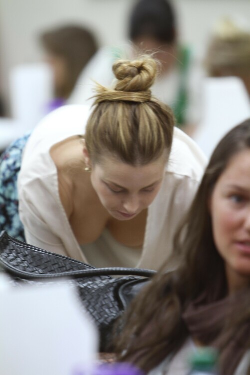 Whitney_Port__Kosty555info_January282011_17_387f2a838adc64f9.jpeg