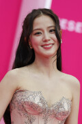 Jisoo_April232026_Canneseries_HQPicsSpace_116_5694558c57be3c51