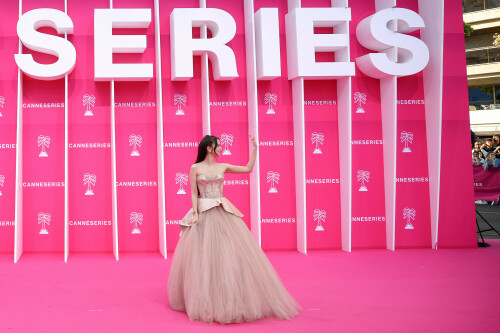 Jisoo_April232026_Canneseries_HQPicsSpace_12_ca29359815198ea5.jpeg