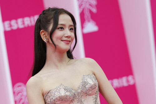 Jisoo_April232026_Canneseries_HQPicsSpace_137_f9ce91616995fa69.jpeg
