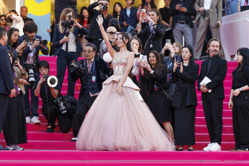 Jisoo_April232026_Canneseries_HQPicsSpace_145_c23e1fc0e3d312ab.jpeg