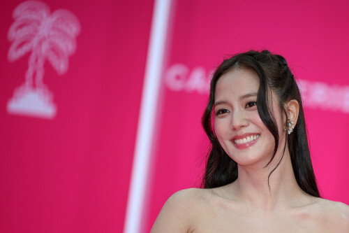 Jisoo_April232026_Canneseries_HQPicsSpace_15_6890a432a4a36967.jpeg