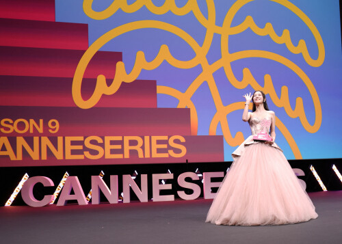Jisoo_April232026_Canneseries_HQPicsSpace_33_3dcf00cf4167e11b.jpeg