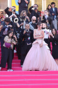 Jisoo_April232026_Canneseries_HQPicsSpace_57_90048f05c9b86e91