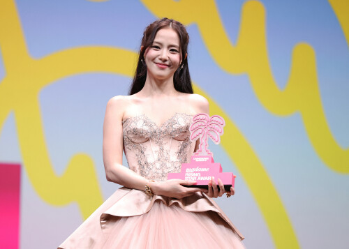 Jisoo_April232026_Canneseries_HQPicsSpace_68_d700ef648654df24.jpeg
