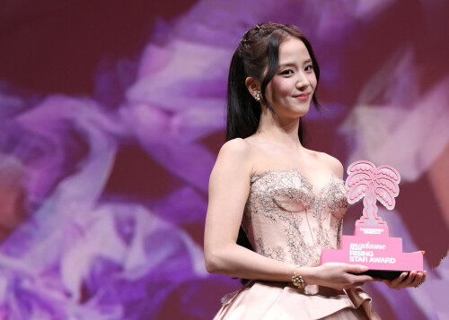 Jisoo_April232026_Canneseries_HQPicsSpace_6_cf062aab8ec3775b.jpeg