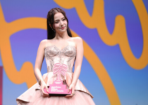 Jisoo_April232026_Canneseries_HQPicsSpace_78_d56890a4d406f59e.jpeg